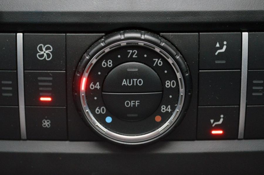  Mercedes-Benz GL550 2013 года  (фото 16 из 47)